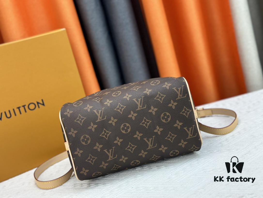 Medium and Large Sizes, High-Definition Photography as Shown