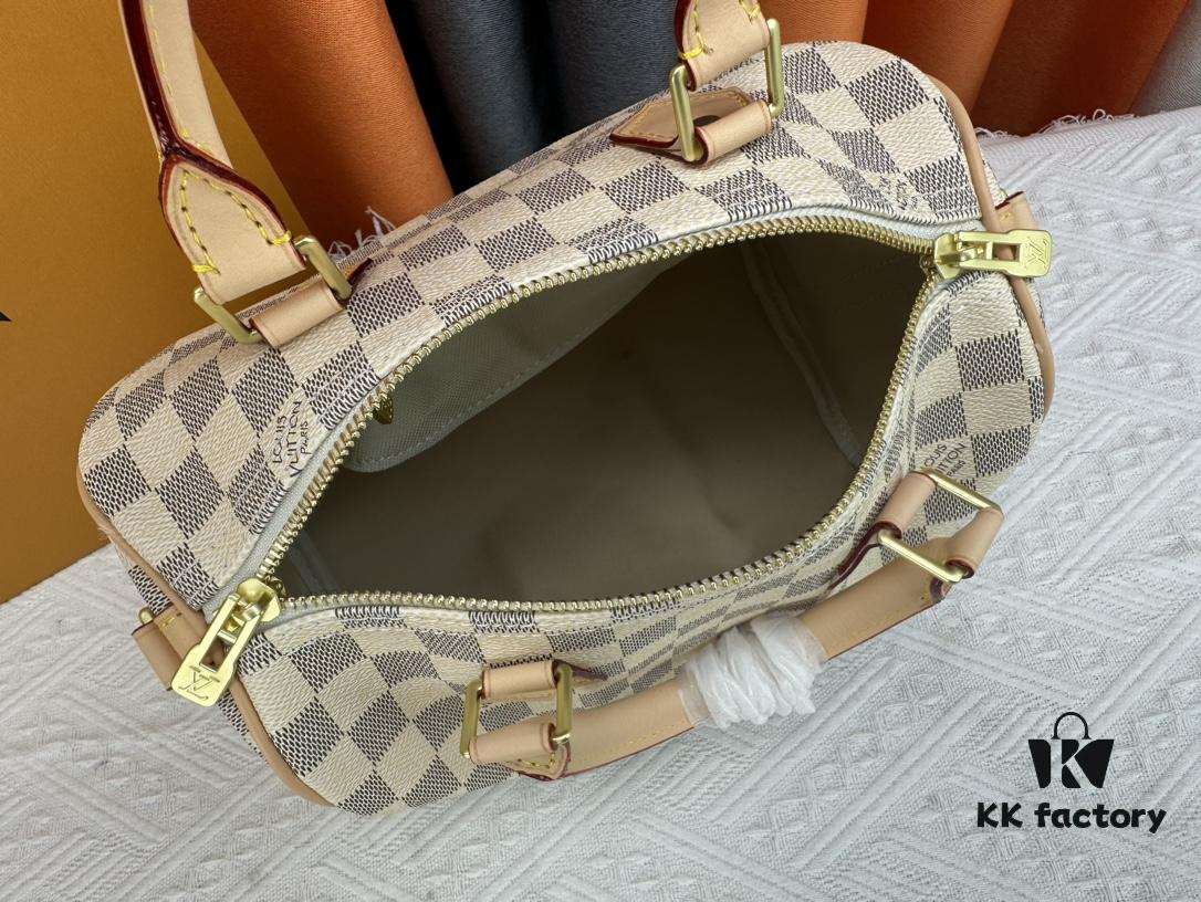 Medium and Large Size, High-Definition Photography Quality as Shown in Images