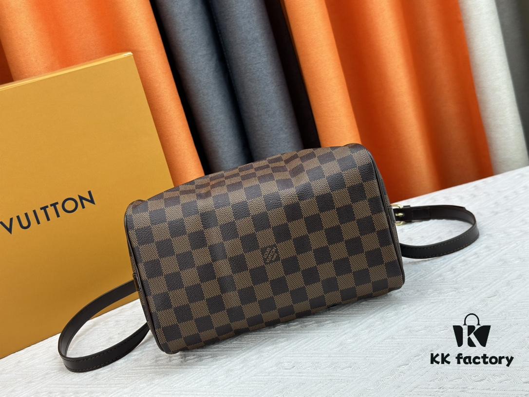 Medium and Large Sizes, High-Definition Photography as Shown