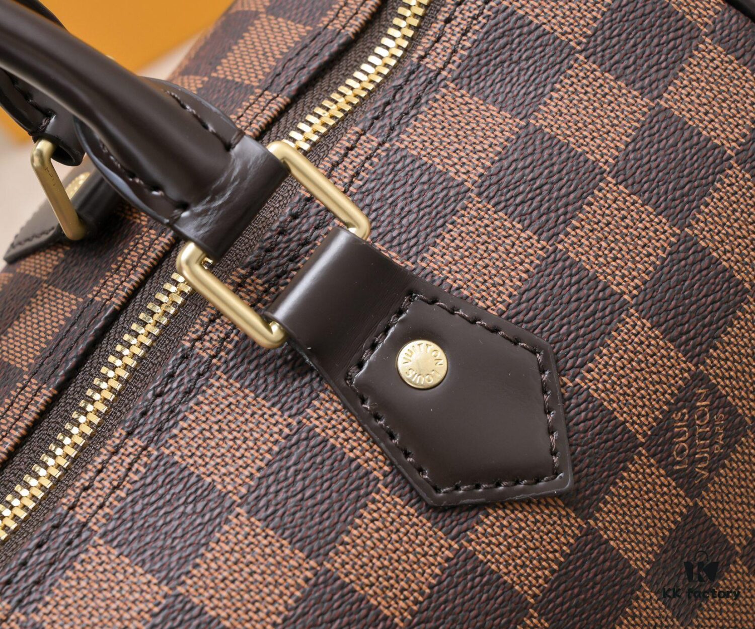 Exclusive Real Shot - Upgraded Version ‼️ Strapless Pillow Bag, High-Definition Photos, Quality as Shown (Three Sizes, Three Colors)