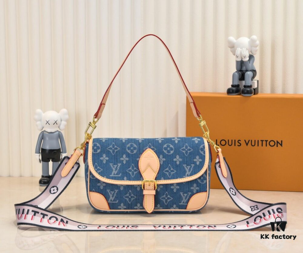 M46386 M45985 Denim Baguette Diane Handbag