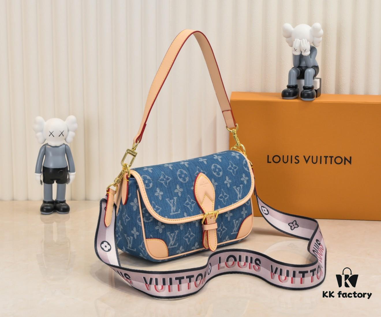 M46386 M45985 Denim Baguette Diane Handbag