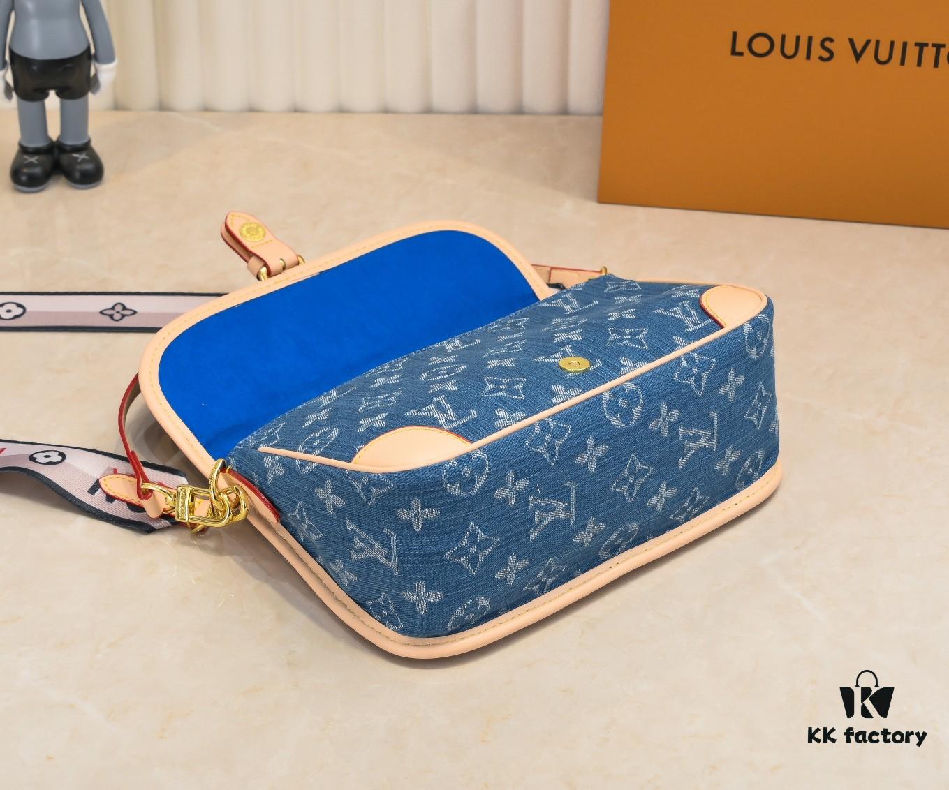 M46386 M45985 Denim Baguette Diane Handbag