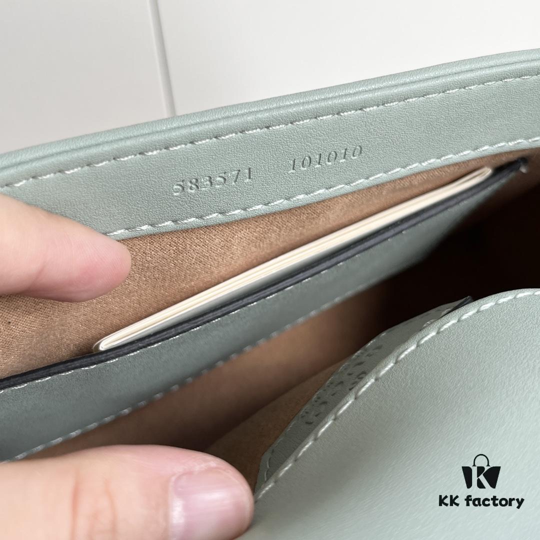 Authentic Shot # GG Marmont Mini Crossbody Bag Model: 583571 Gray-Green Size: 21*15.5*8cm