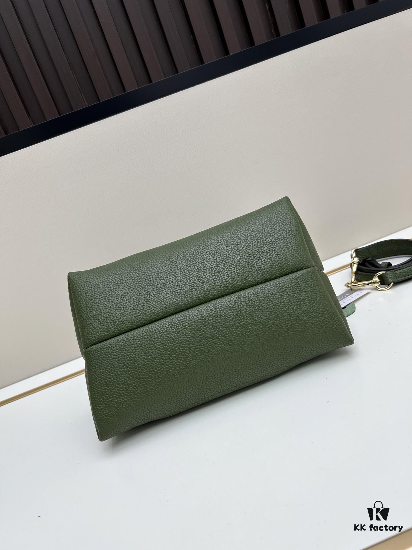 New Arrival with Gift Box 🎁, Gucci Softbit Leather Handheld or Crossbody Bag