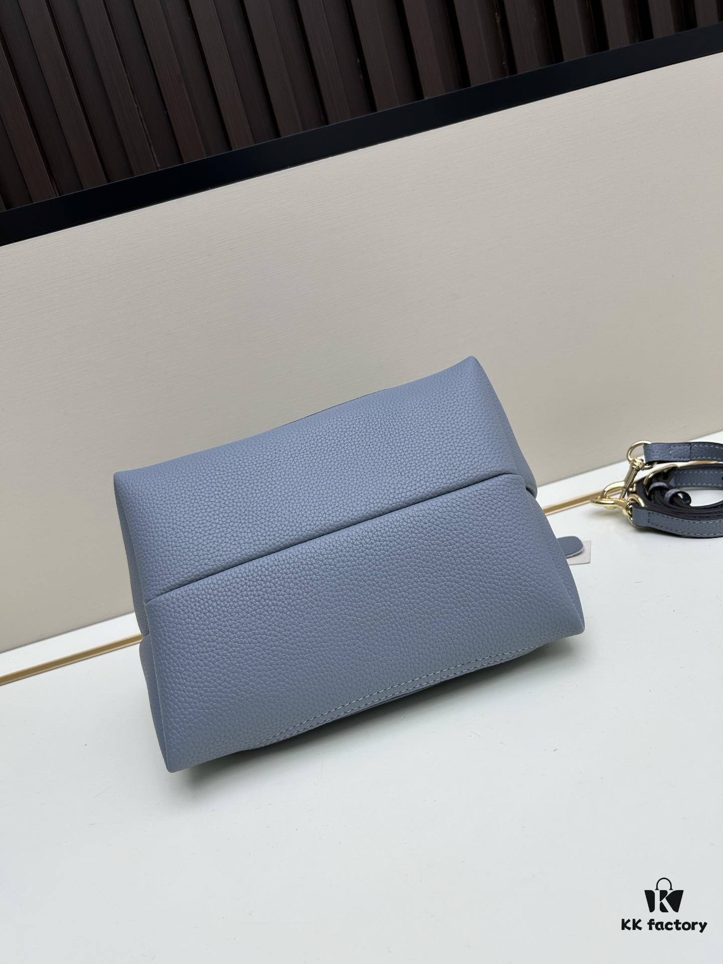 New Arrival with Gift Box 🎁, Gucci Softbit Leather Handbag or Crossbody Bag