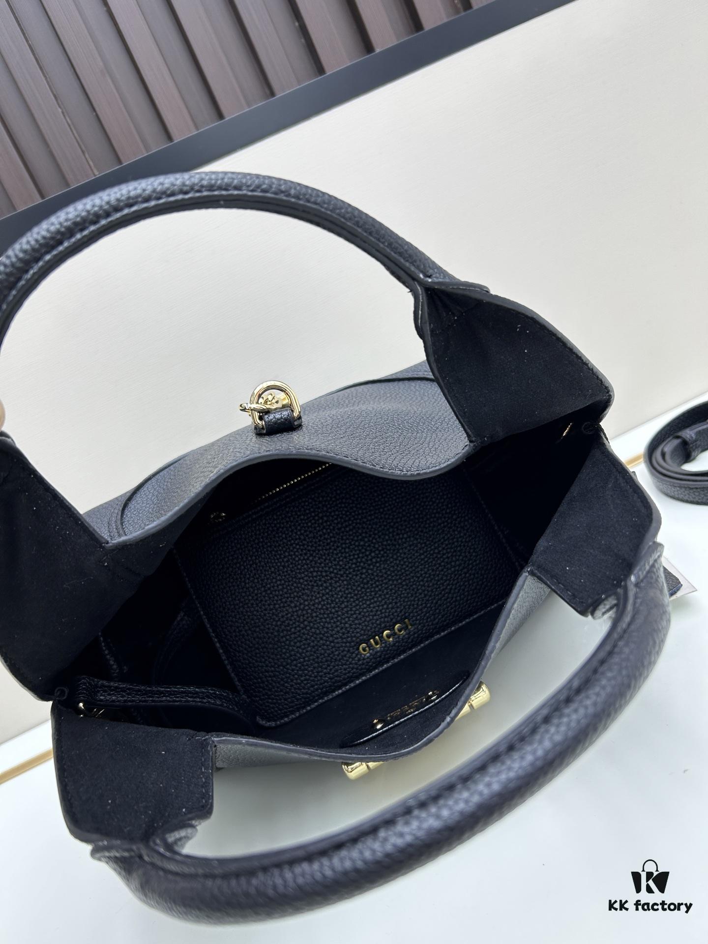 New Arrival with Gift Box 🎁 Gucci Softbit Leather Handheld or Crossbody Bag