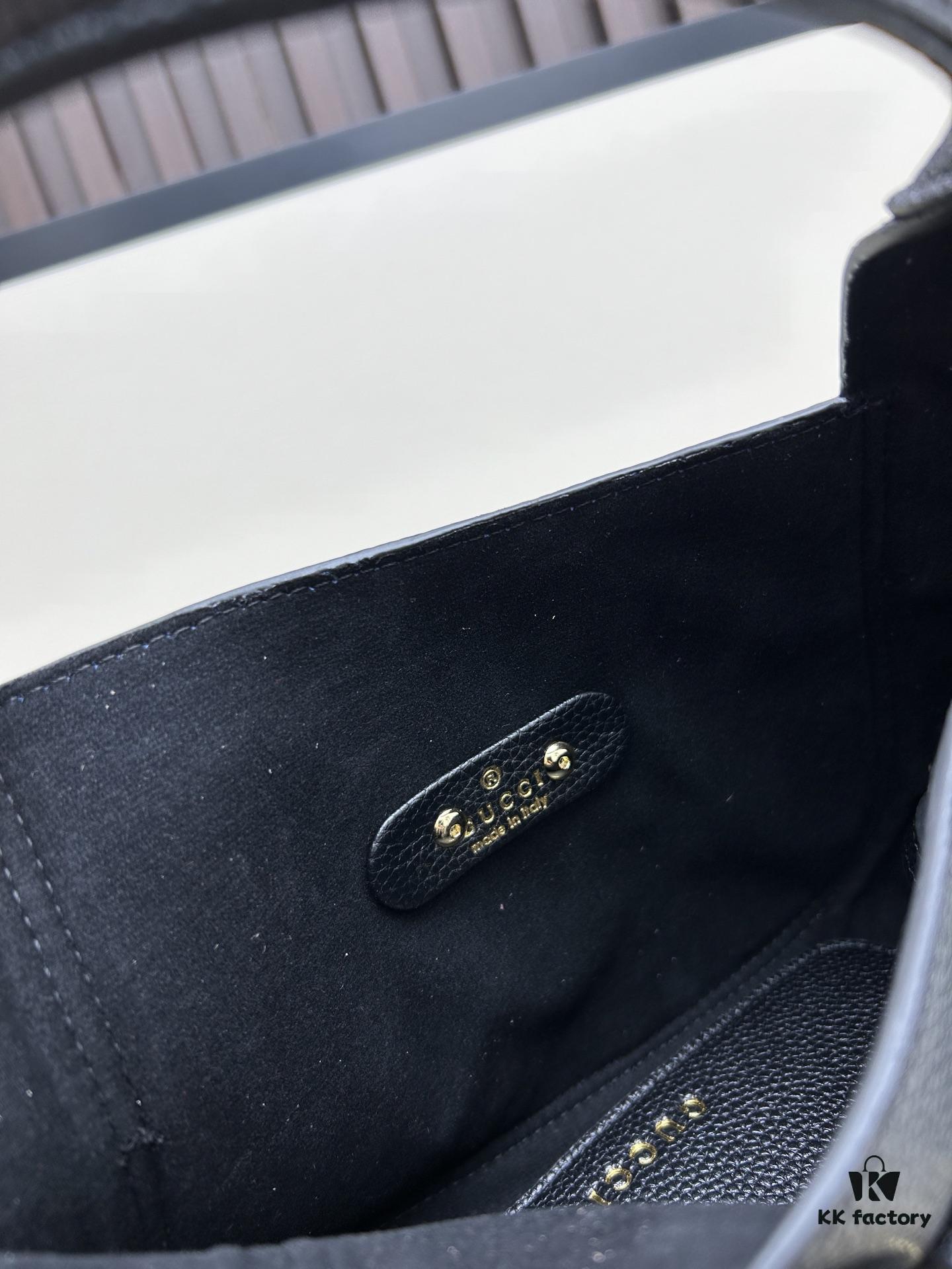 New Arrival with Gift Box 🎁 Gucci Softbit Leather Handheld or Crossbody Bag