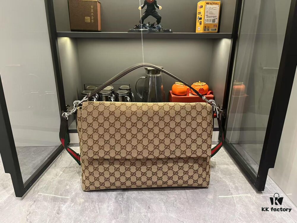 Gucci GG 2025 Spring-Summer Collection Men's Crossbody Bag in Beige Original GG Canvas