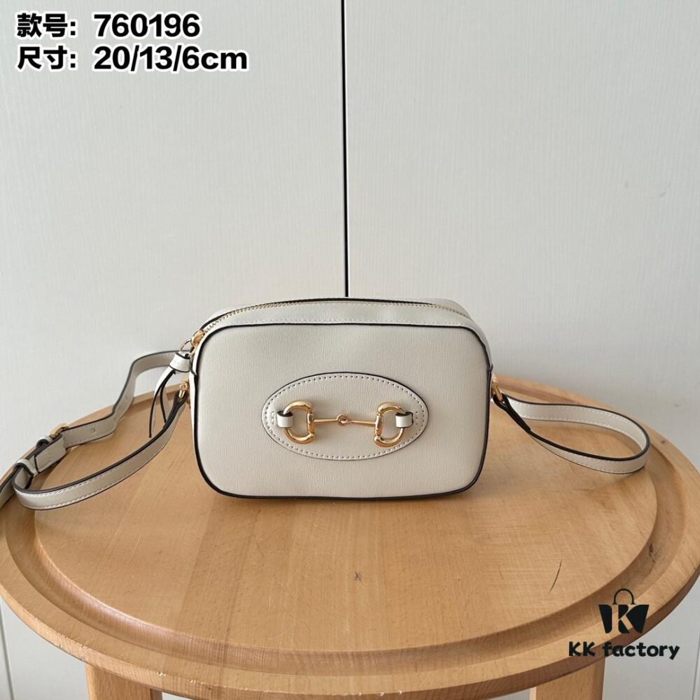 Gucci Horsebit 1955 Camera Bag Toast Shape, Item No: 760196 White Leather, Size: 20×13×6cm