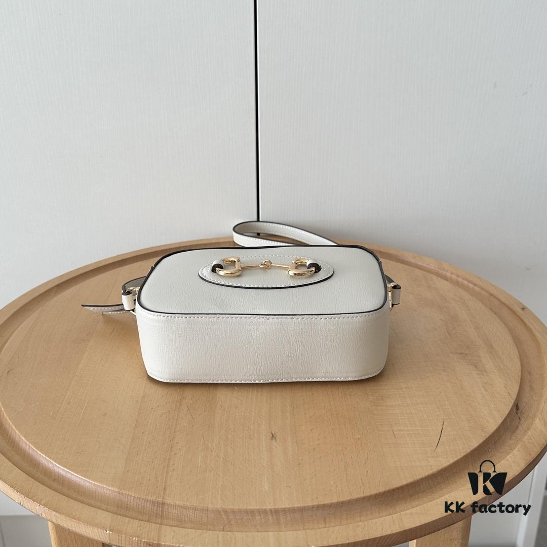 Gucci Horsebit 1955 Camera Bag Toast Shape, Item No: 760196 White Leather, Size: 20×13×6cm