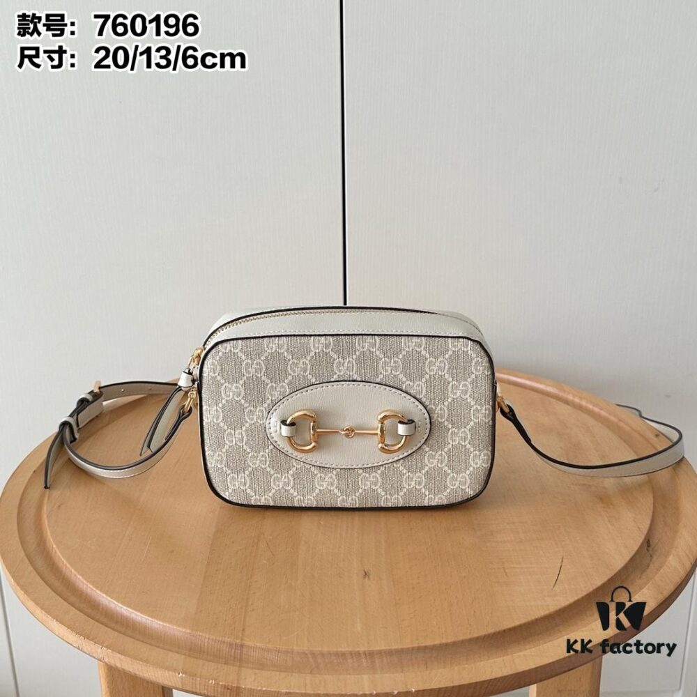 Gucci Horsebit 1955 Camera Bag in Beige