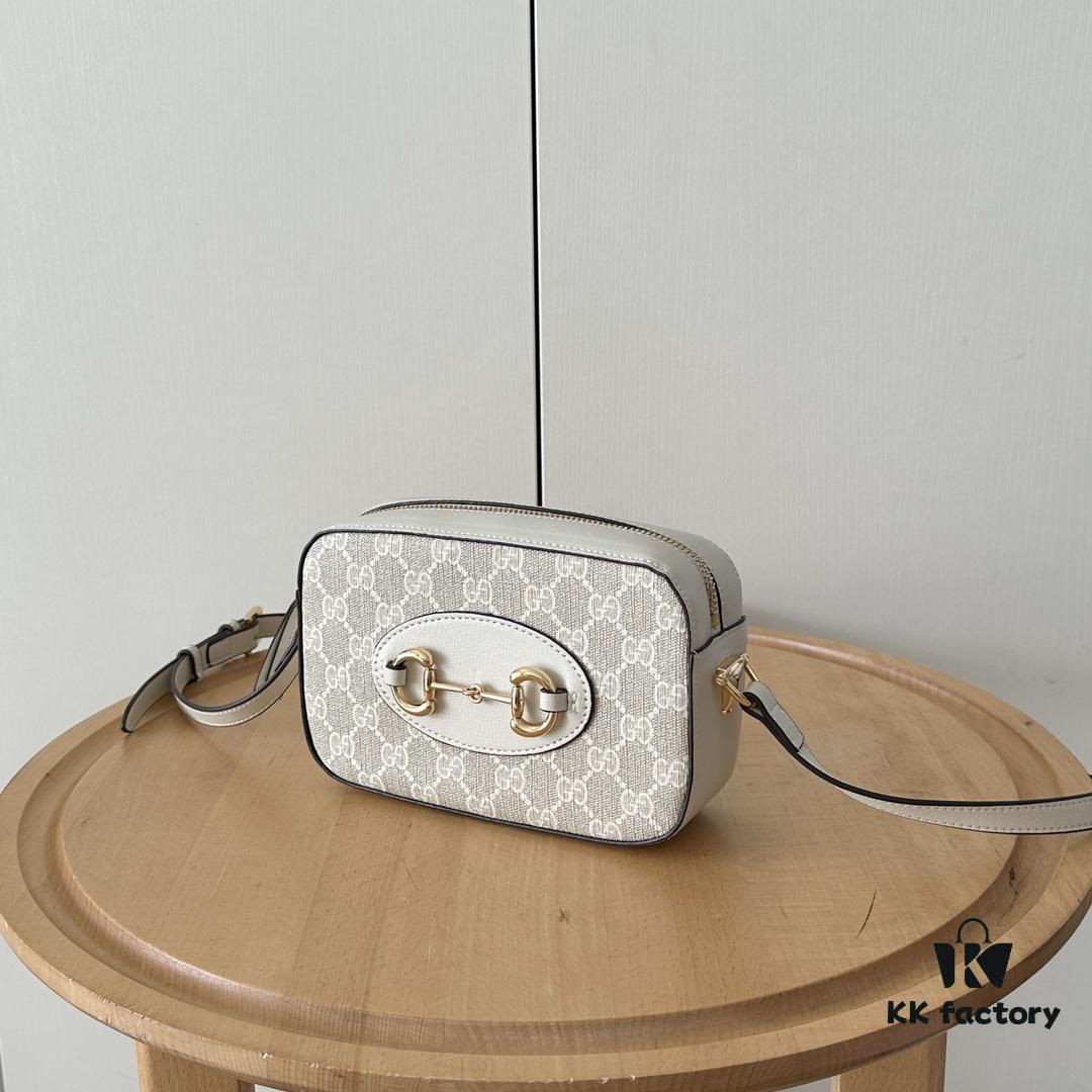 Gucci Horsebit 1955 Camera Bag in Beige