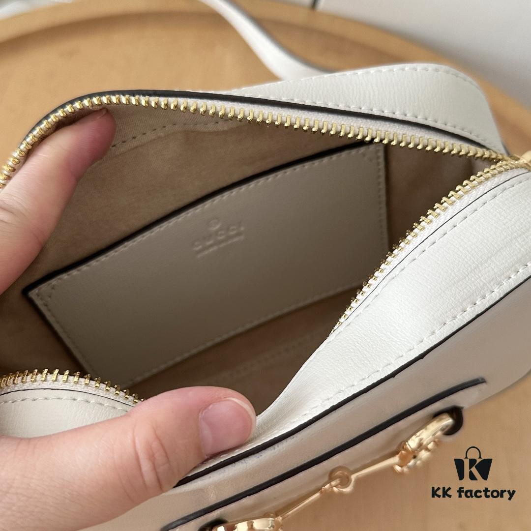 Gucci Horsebit 1955 Camera Bag Toast Shape, Item No: 760196 White Leather, Size: 20×13×6cm