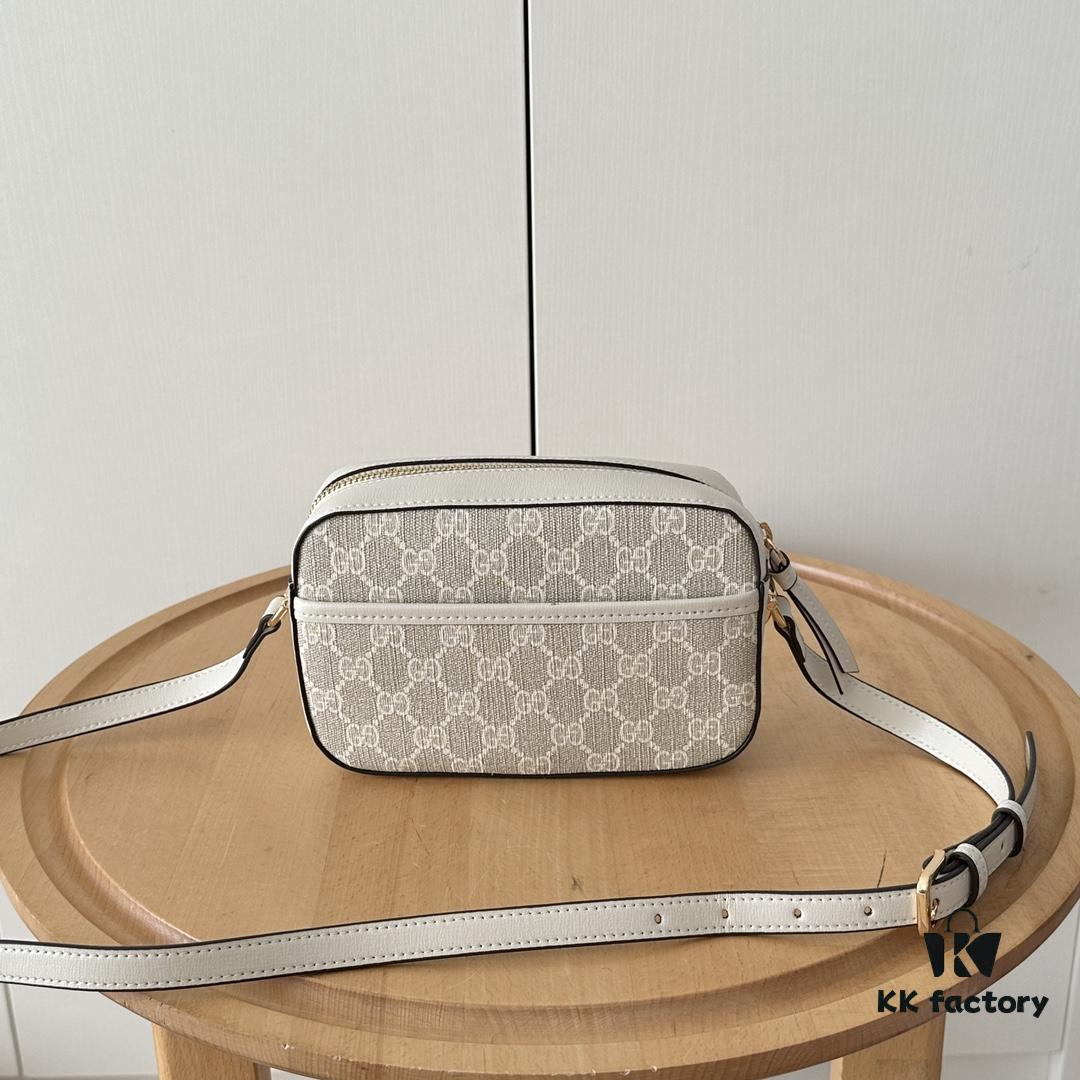Gucci Horsebit 1955 Camera Bag in Beige