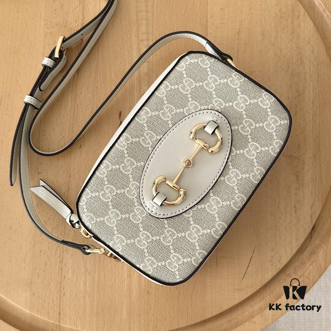 Gucci Horsebit 1955 Camera Bag in Beige