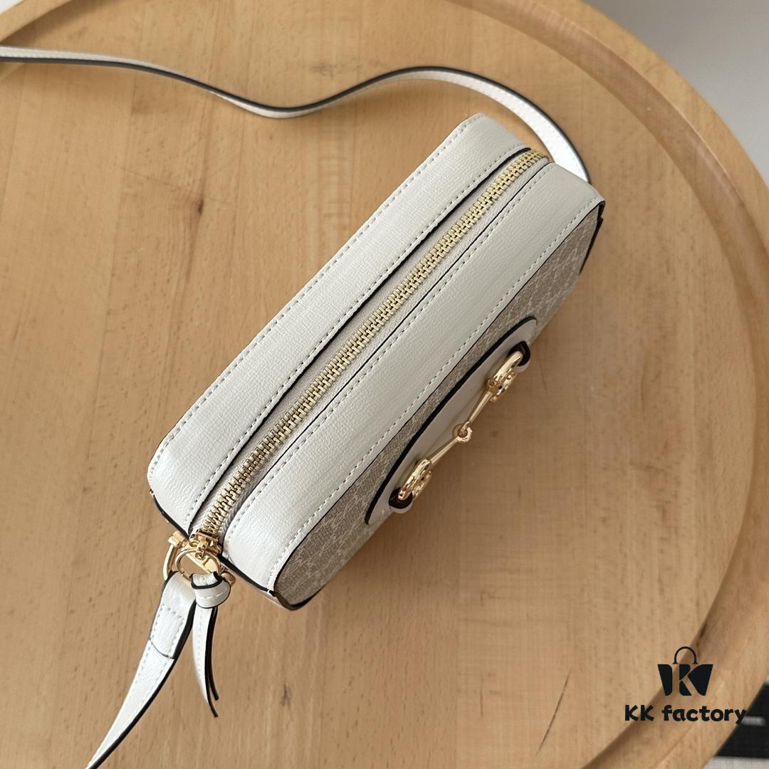 Gucci Horsebit 1955 Camera Bag in Beige