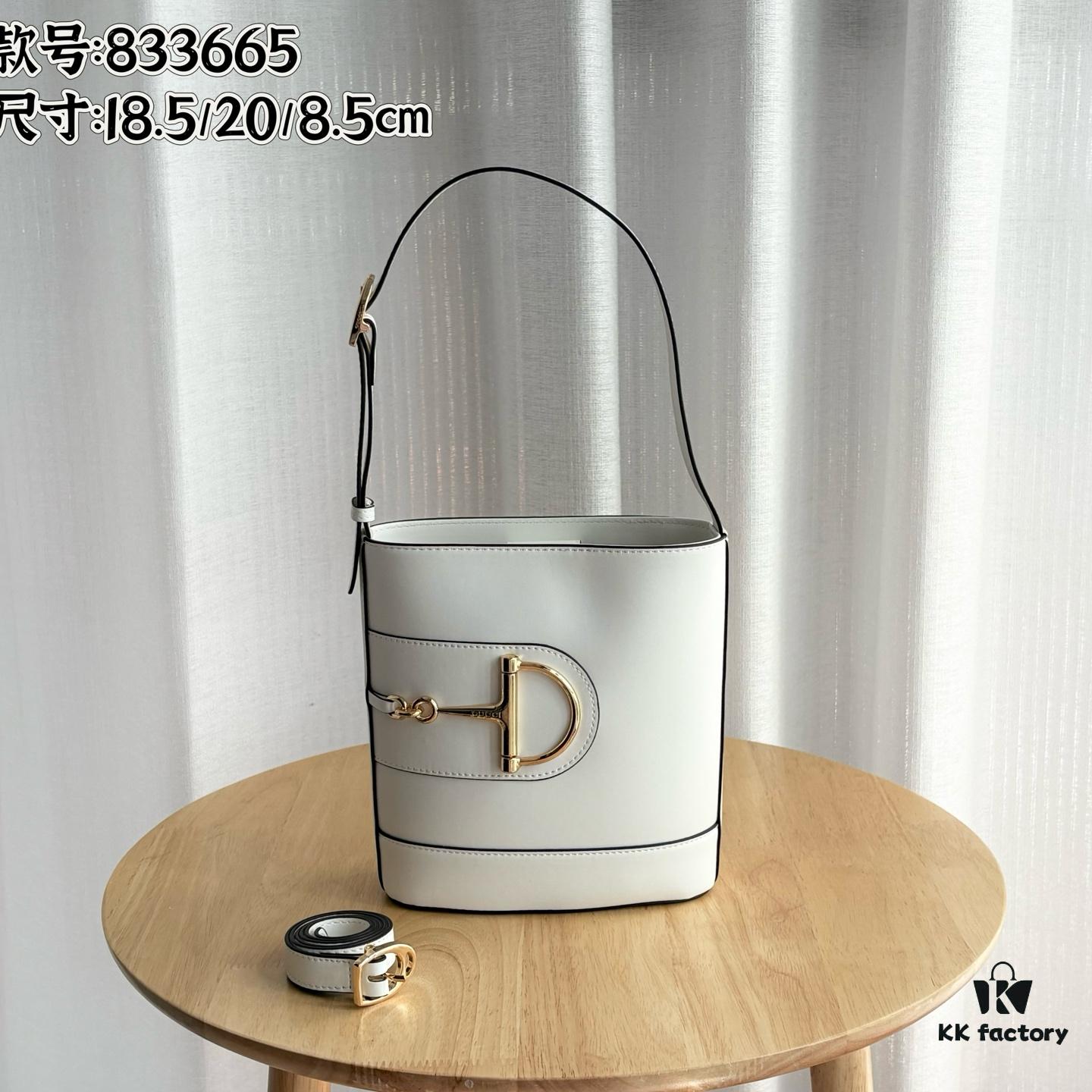 Gucci 73 Series Bucket Bag - Model 833665 - Size: 18.5x20x8.5cm