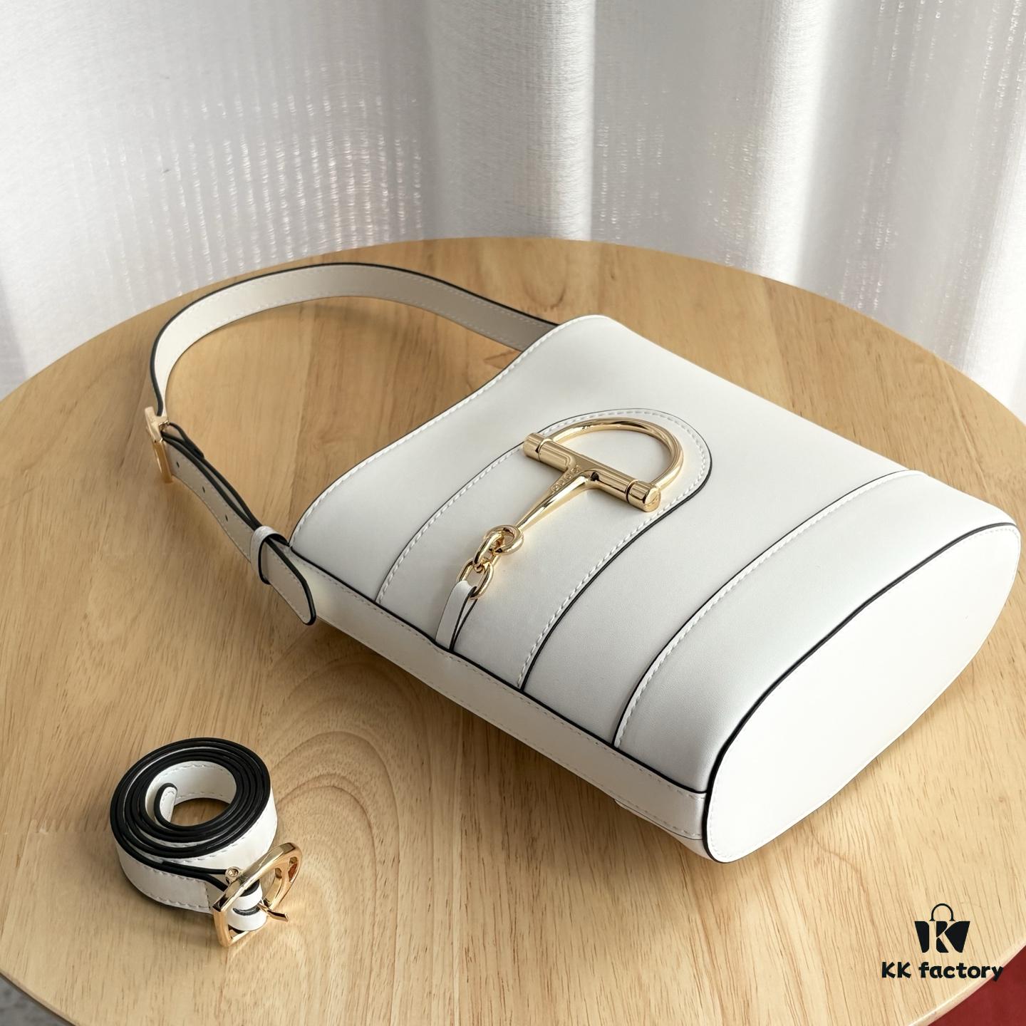 Gucci 73 Series Bucket Bag - Model 833665 - Size: 18.5x20x8.5cm