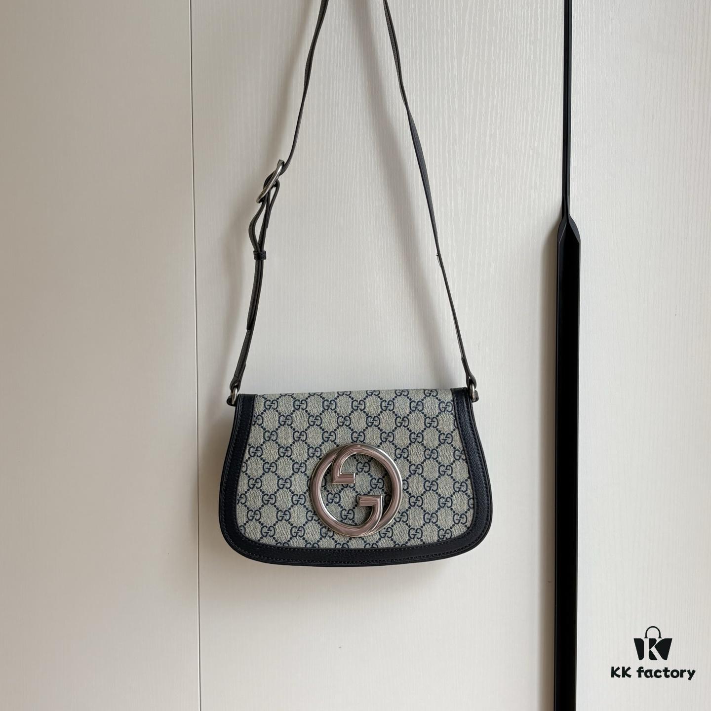 Blondie Series Shoulder Bag in Canvas