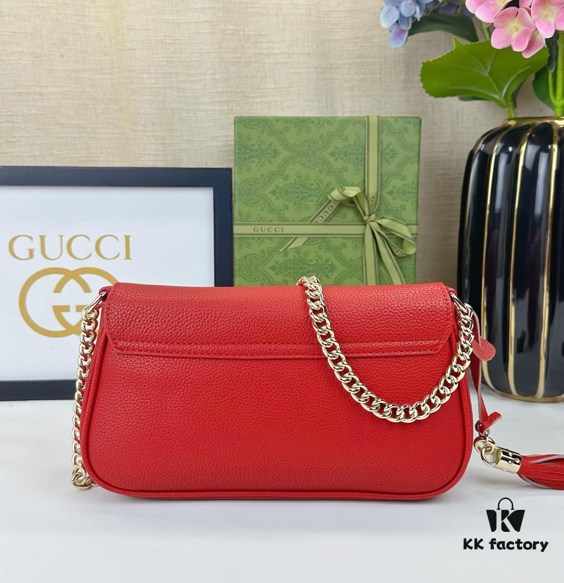 Gucci GG Marmont Bag in Full Leather Red - Irresistible Elegance and Timeless Design