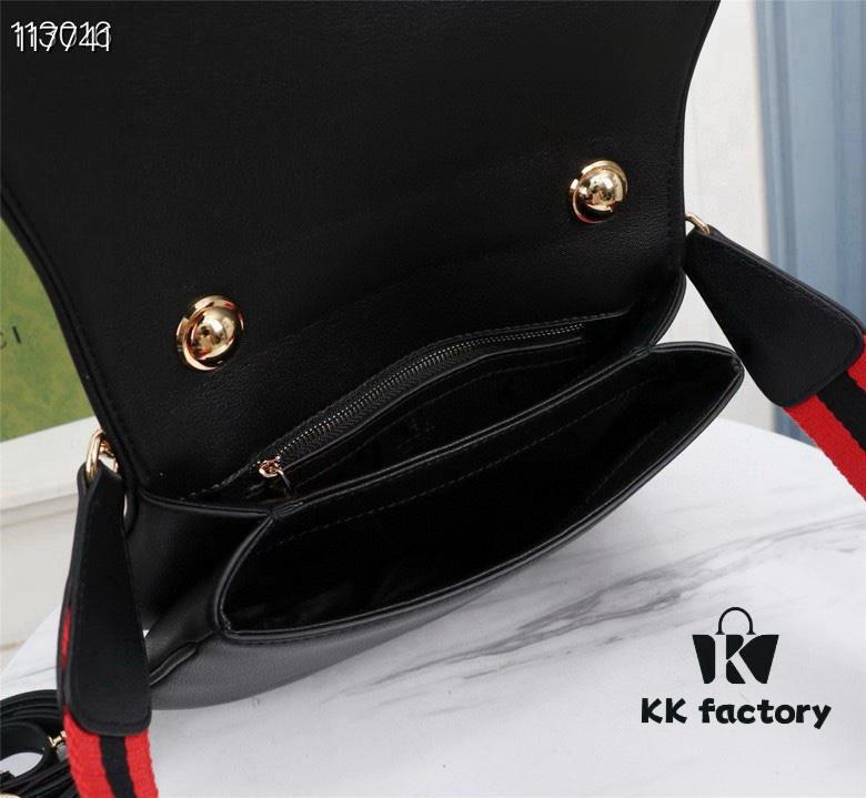 Gucci Blondie Series - Model 699210 Leather