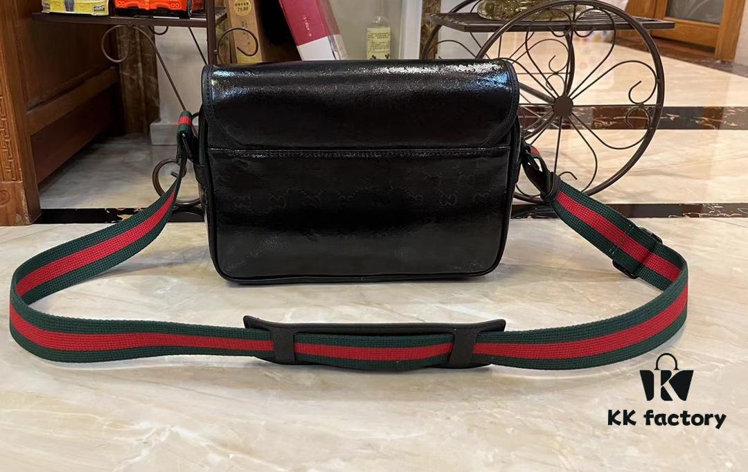 GG Messenger Bag in Beige and Ebony GG Supreme Canvas