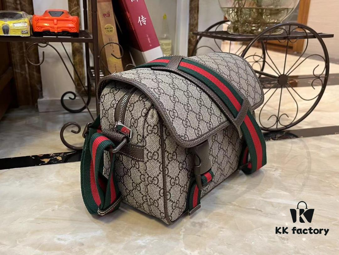 GG Messenger Bag in Beige and Ebony GG Supreme Canvas