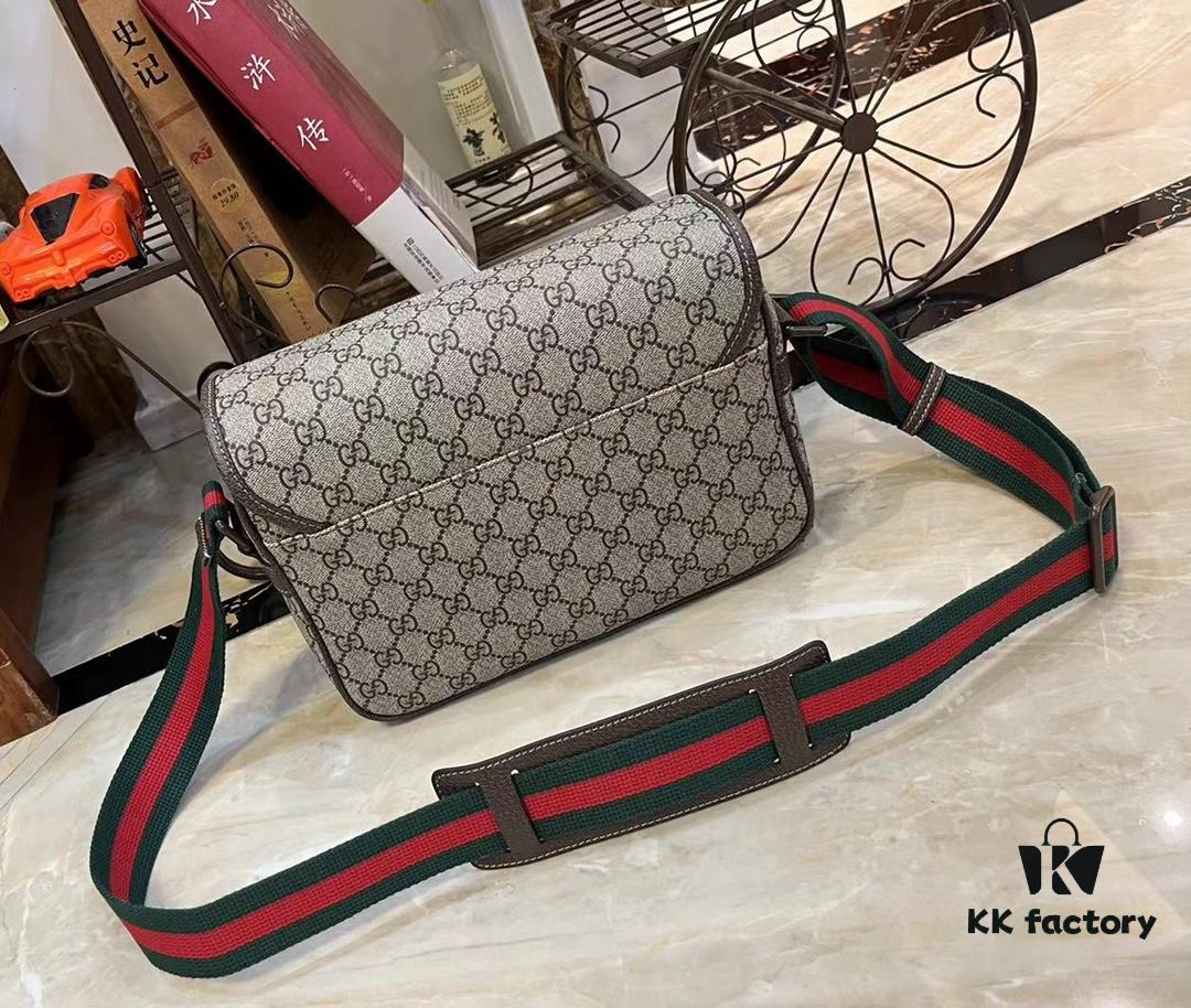 GG Messenger Bag in Beige and Ebony GG Supreme Canvas