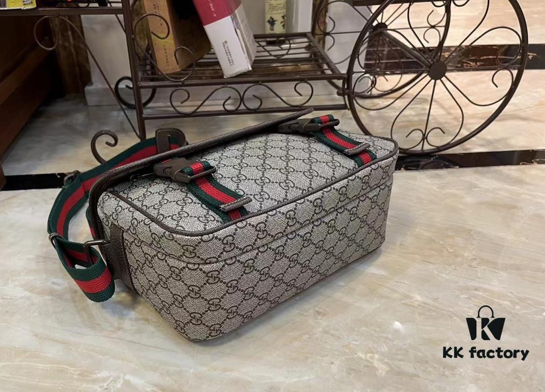 GG Messenger Bag in Beige and Ebony GG Supreme Canvas