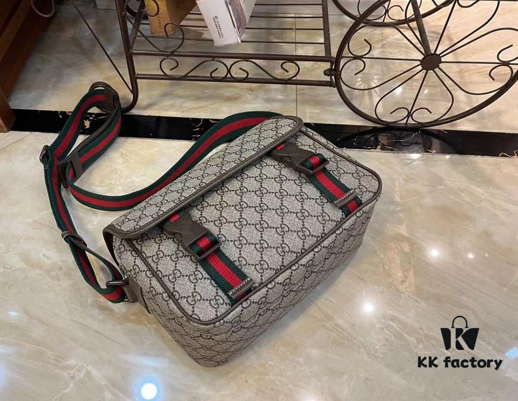 GG Messenger Bag in Beige and Ebony GG Supreme Canvas