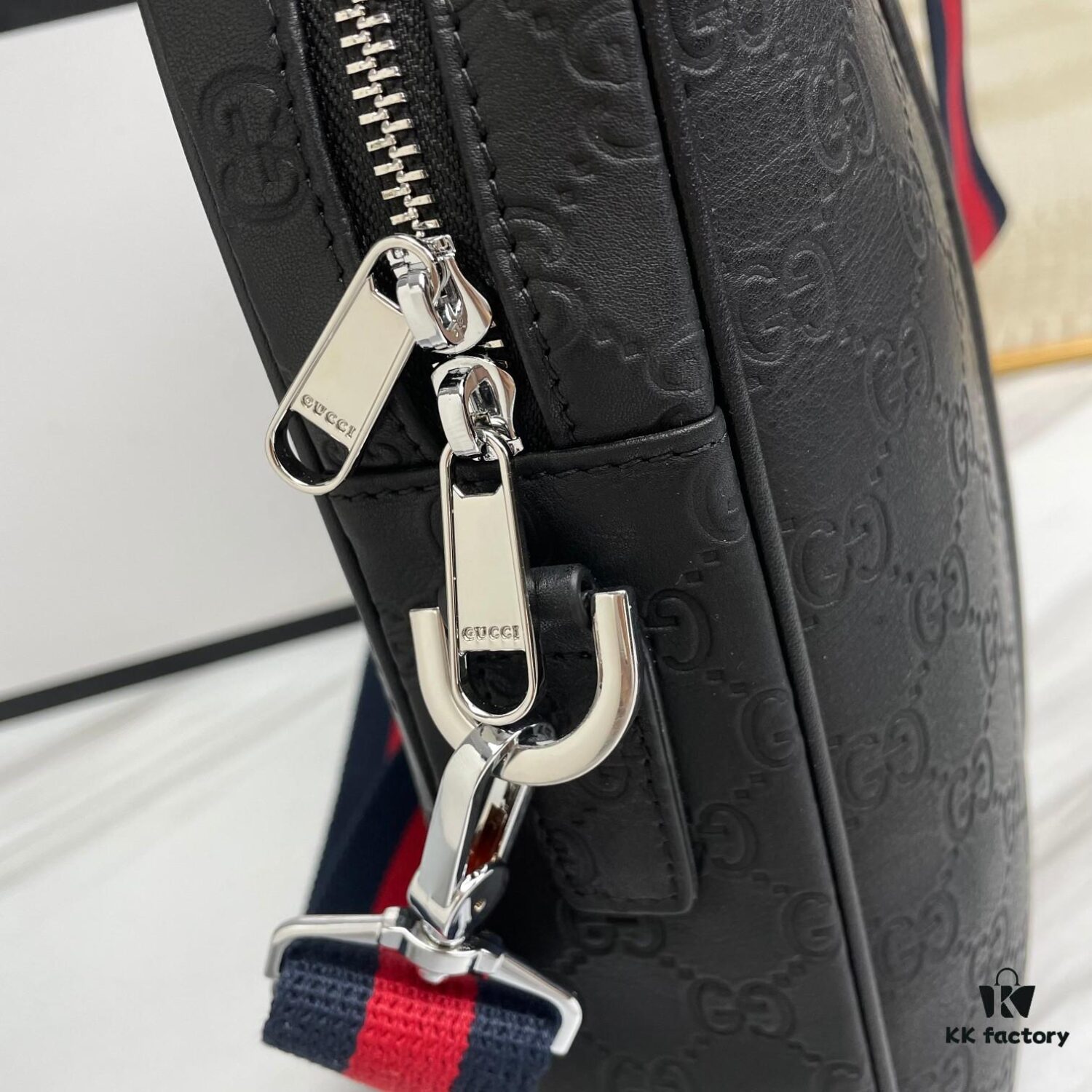 Briefcase Model 7019-1# Black Full-Grain High-End Cowhide Leather - Top-Quality Original GUCCI Counter Style, Elegant and Fashionable