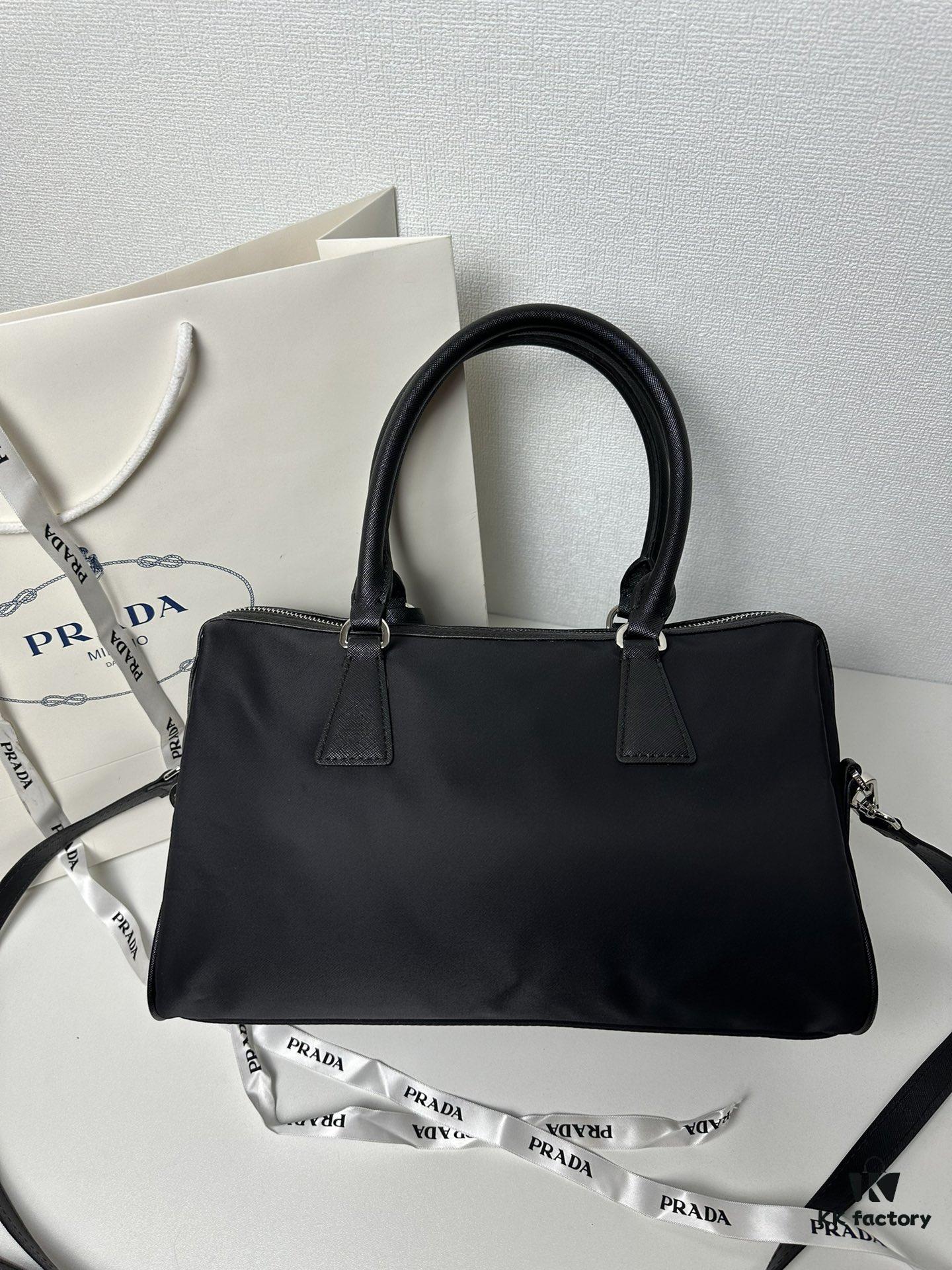 Gucci New Boston Pillow Bag 31*19*16cm, Original Hardware Logo, Large Capacity, Stylish and Versatile Everyday Essential