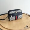 Gucci Ophidia Series Crossbody Bag Model 517350 Size 17.5*12*5.5cm Adjustable Strap with Key Holder