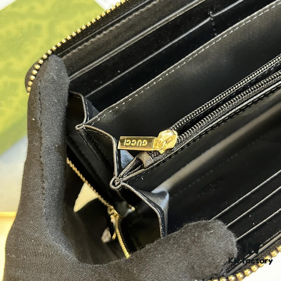 Gucci GG Supreme Canvas Full-Zip Wallet with Web Stripe