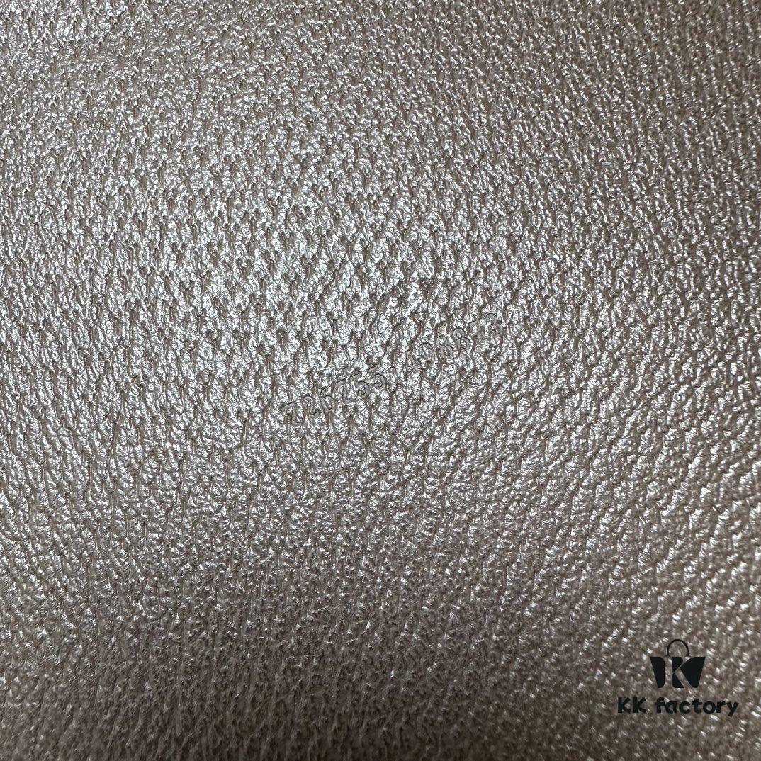 GUCCI New Arrival Cabinet Quality, Top Original Single Item, Actual Photos. Model Number: 726755 Blue Edge, Size: 40 x 33 x 19 cm. In Stock for Immediate Delivery.