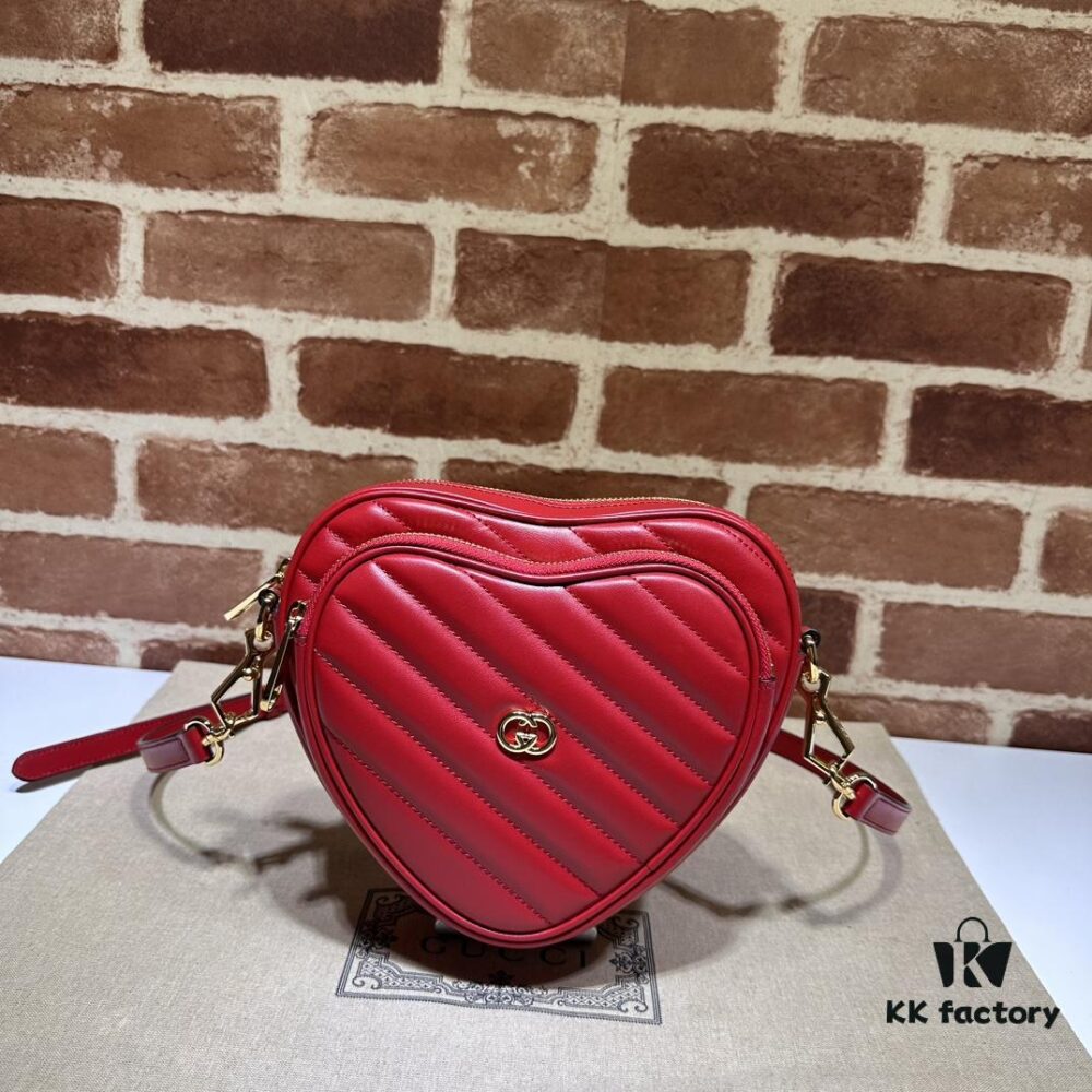 GUCCI New Arrival High-Quality Original Order Item, Real Photo! Model No. 751628 Red, Size: 20cm W x 17.5cm H x 6.5cm D, In Stock and Ready to Ship