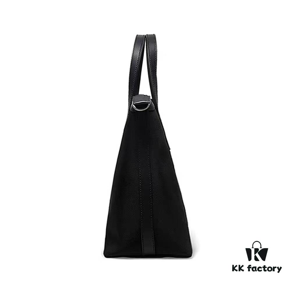 GUCCI New Arrival High-End Original Stock, Nylon Model 630923, Size: 36×26×14