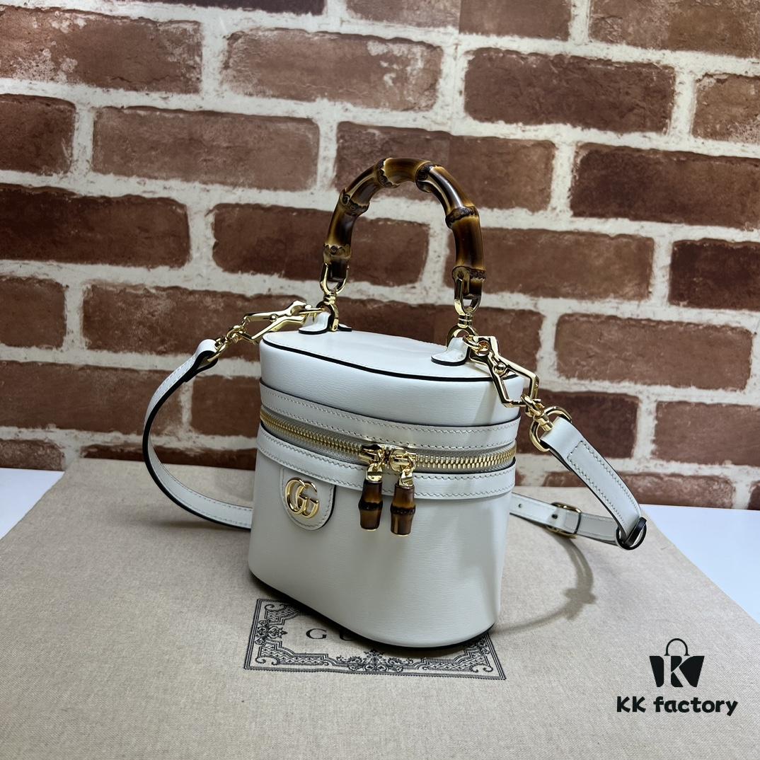 GUCCI New Arrival Cabinet Quality, Top Original Single Item, Actual Photos. Model No. 760200 White, Dimensions: 15.5×13.5×4 cm, In Stock and Ready to Ship