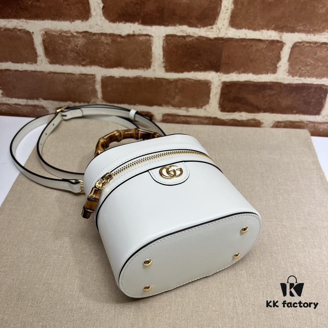 GUCCI New Arrival Cabinet Quality, Top Original Single Item, Actual Photos. Model No. 760200 White, Dimensions: 15.5×13.5×4 cm, In Stock and Ready to Ship