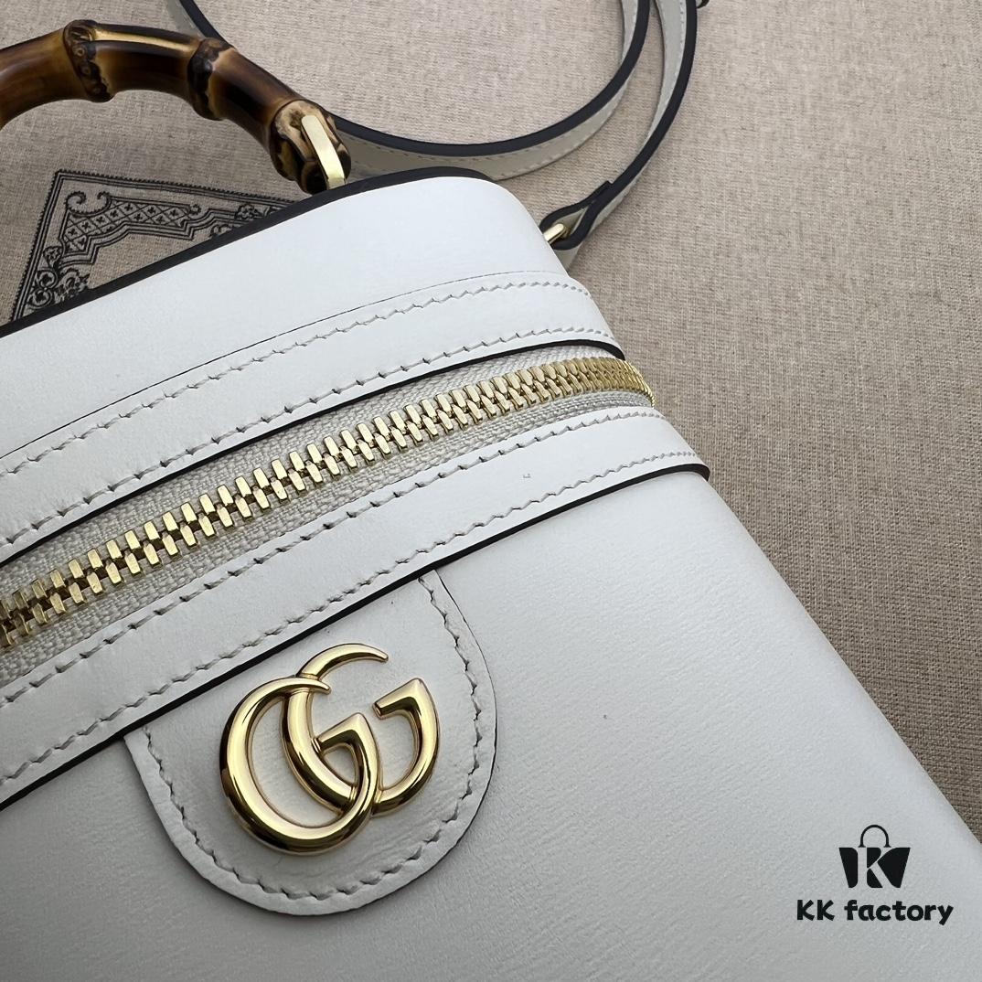 GUCCI New Arrival Cabinet Quality, Top Original Single Item, Actual Photos. Model No. 760200 White, Dimensions: 15.5×13.5×4 cm, In Stock and Ready to Ship