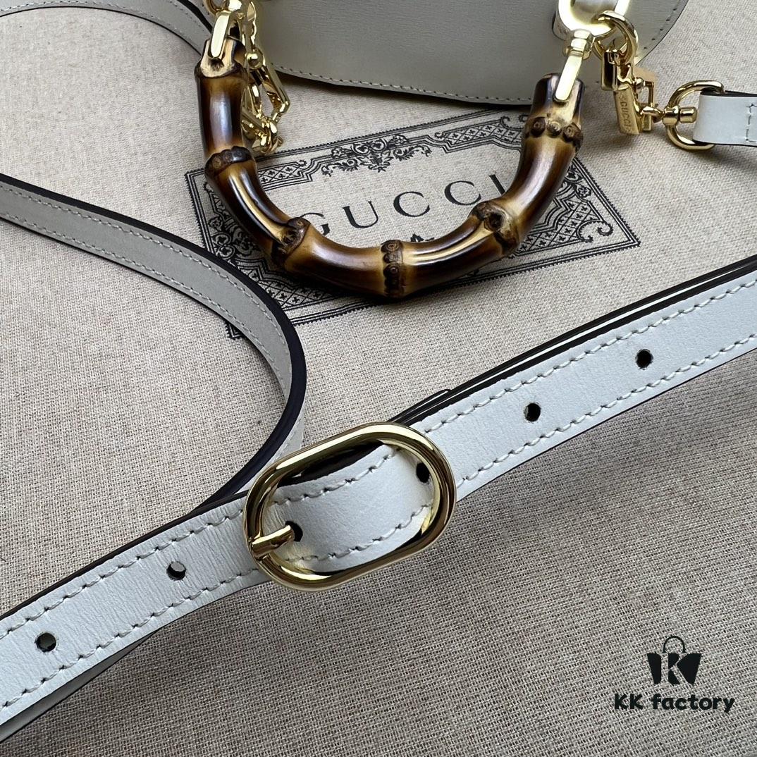 GUCCI New Arrival Cabinet Quality, Top Original Single Item, Actual Photos. Model No. 760200 White, Dimensions: 15.5×13.5×4 cm, In Stock and Ready to Ship