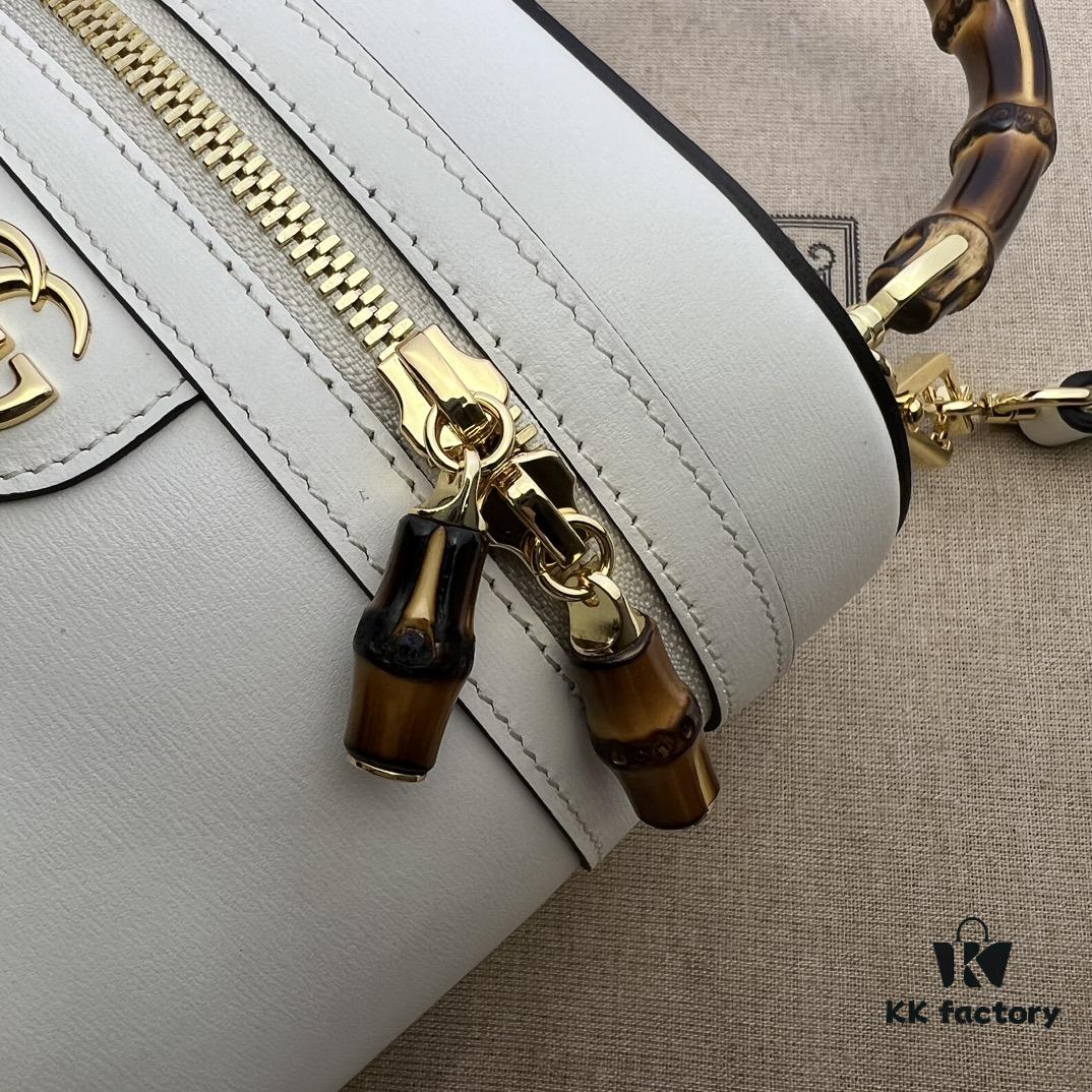 GUCCI New Arrival Cabinet Quality, Top Original Single Item, Actual Photos. Model No. 760200 White, Dimensions: 15.5×13.5×4 cm, In Stock and Ready to Ship