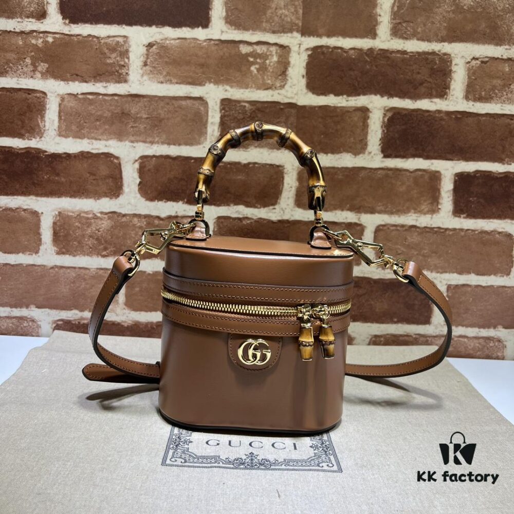 GUCCI New Arrival Cabinet Quality, Top Original Single Item, Real Photo, Model No. 760200 Brown, Size 15.5×13.5×4