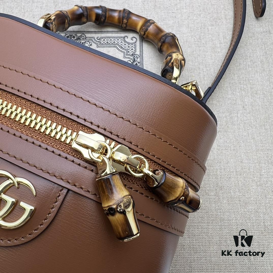 GUCCI New Arrival Cabinet Quality, Top Original Single Item, Real Photo, Model No. 760200 Brown, Size 15.5×13.5×4