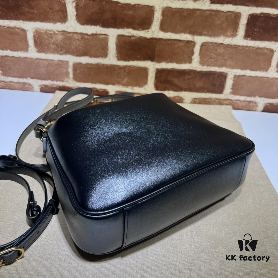 GUCCI New Arrival Cabinet Quality, Top Original Single Piece. Actual Product Photos. Model No. 746124g, Dimensions: 30×23×6.5cm. In Stock for Immediate Shipment.