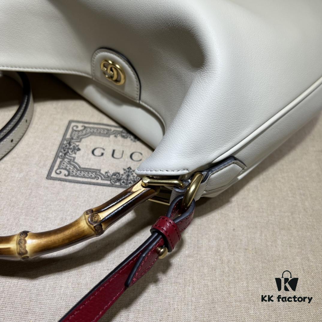 GUCCI New Arrival Cabinet Quality, Top Original Single Item. Actual Product Photos. Model No. 746124 White, Dimensions: Width 30 × Height 23 × Depth 6.5. In Stock for Immediate Shipment.