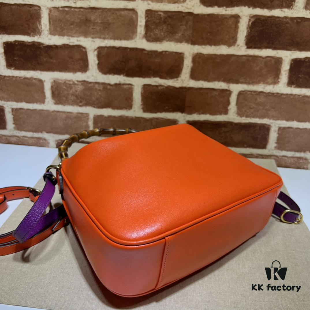 GUCCI New Arrival Cabinet Quality, Top Original Single Item. Actual Product Photos. Model No. 746124 Orange, Dimensions: 30×23×6.5 cm