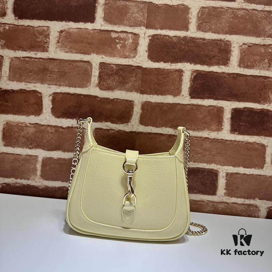 GUCCI Counter Quality, Top Original Stock, Actual Photos! Model No. 782889 Light Yellow Patent Leather, Size: 19.5 x 18 x 3.5 cm (W x H x D), In Stock and Ready to Ship