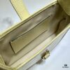 GUCCI Counter Quality, Top Original Stock, Actual Photos! Model No. 782889 Light Yellow Patent Leather, Size: 19.5 x 18 x 3.5 cm (W x H x D), In Stock and Ready to Ship